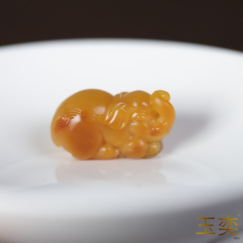 玉奕新疆和田玉籽料9.3克典藏小精品苏工玉象挂件大象玉吊坠