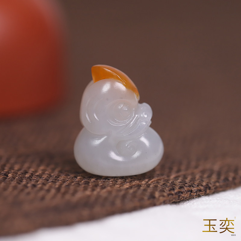 玉奕和田玉籽料仿古猪龙吊坠