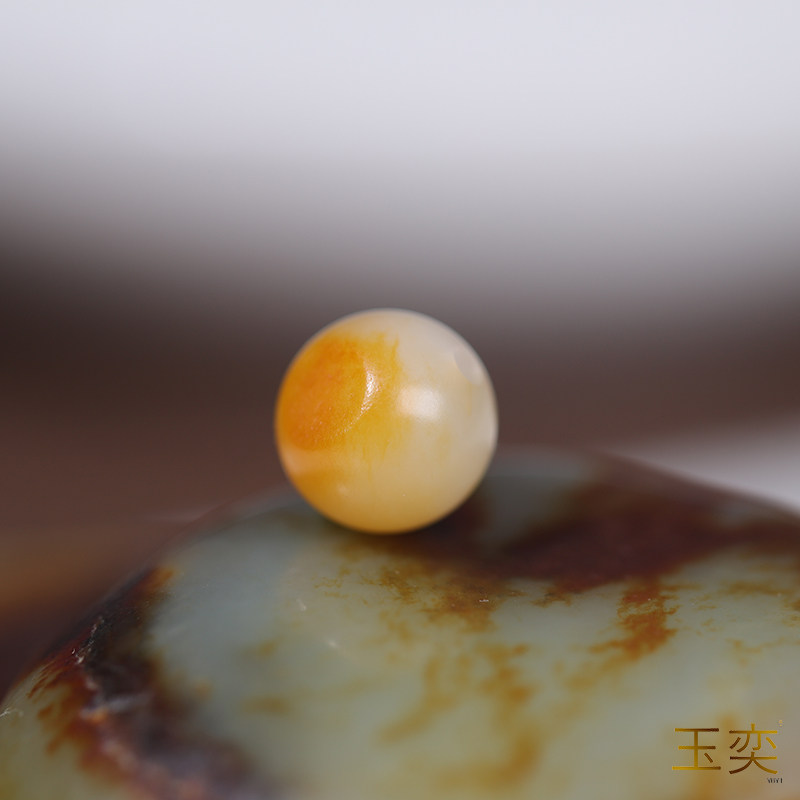 玉奕和田玉籽料黄沁白玉圆珠