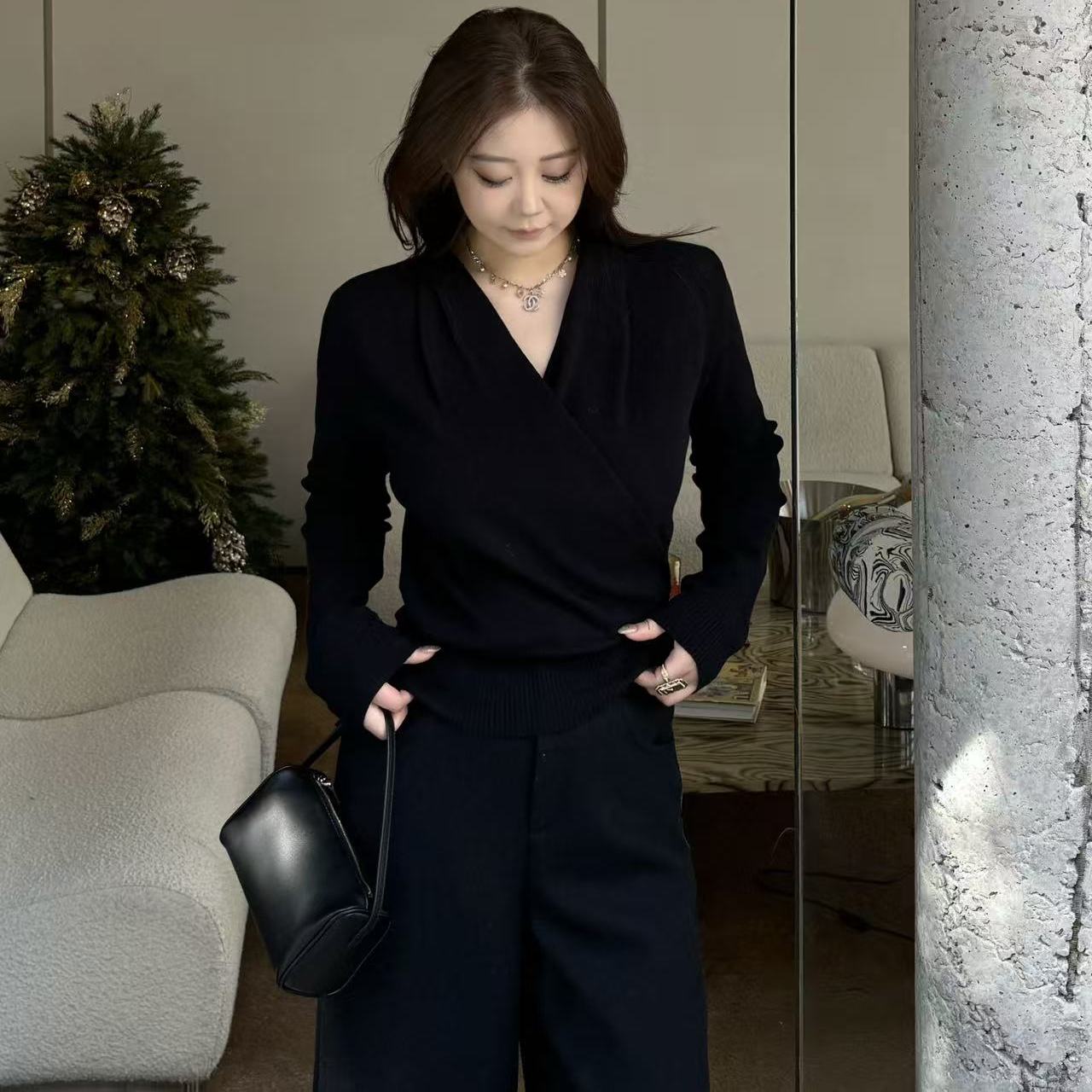 琪琪微微胖大码女装极简风V领交叉设计针织开衫女修身显瘦毛衣