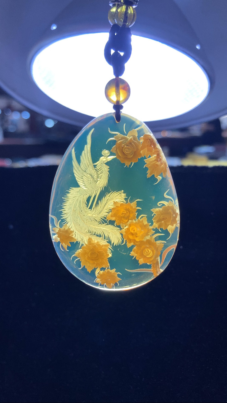 缅甸琥珀阴雕凤凰吊坠