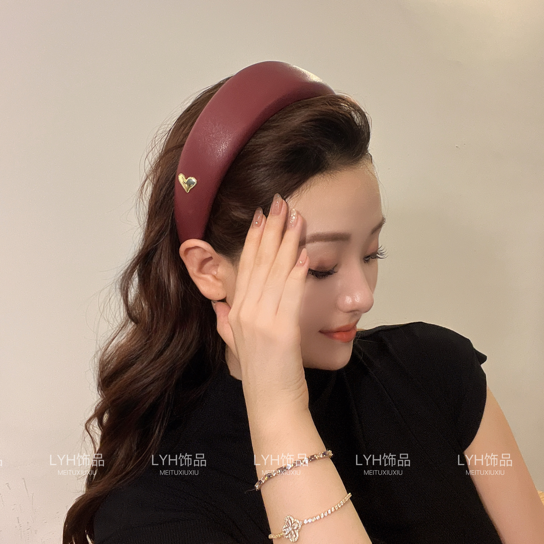 秋冬新款安可拉红色发箍气质高级感皮面发了女2024复古爱心头饰女