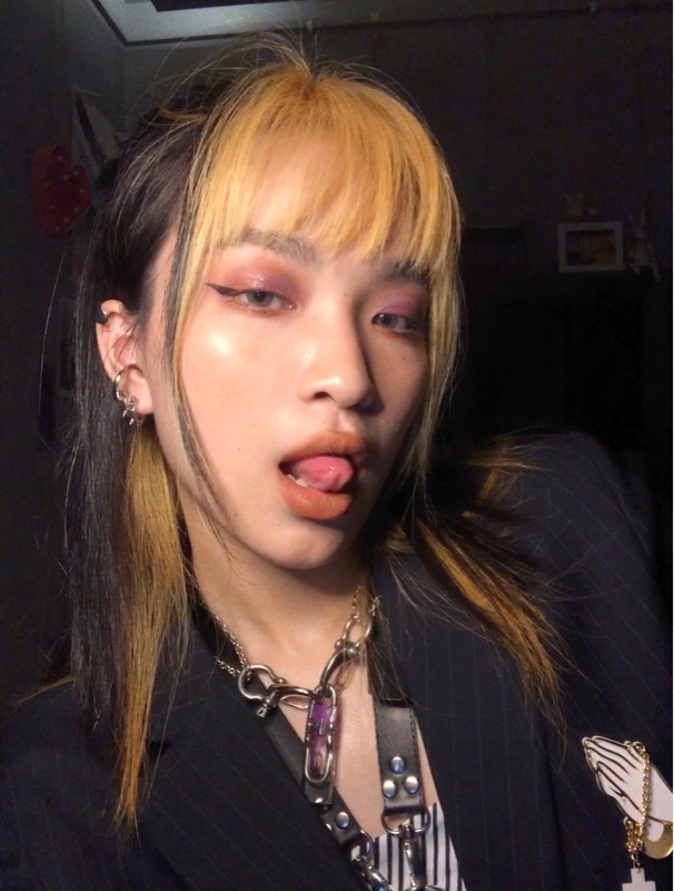 southeast  我洗澡睡觉都戴的铆钉耳环 钛钢 百搭款