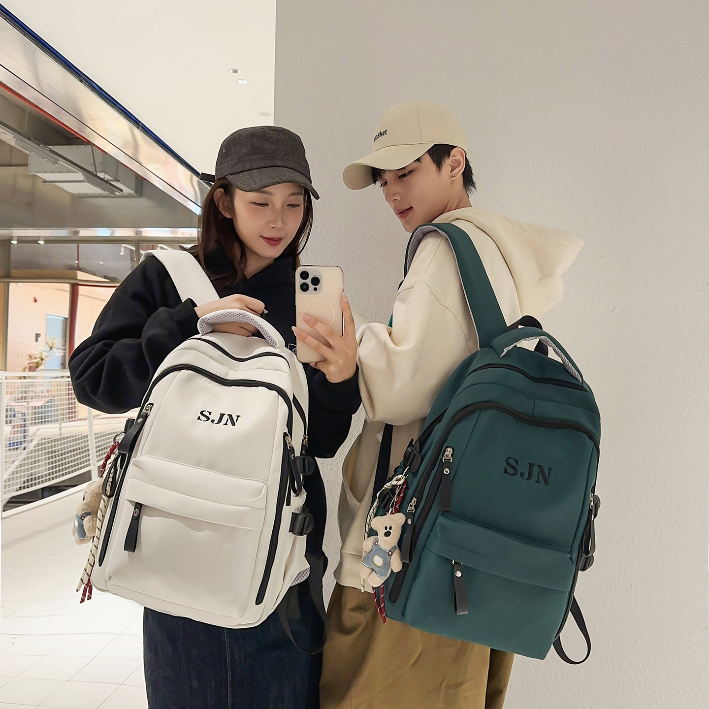 禾果字母印花双肩包大容量休闲