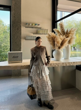 赵露思同款【对版Cello*ta】刺绣拼接羊毛呢子短外套棋盘格连衣裙