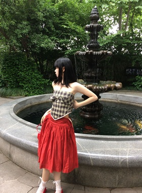 孤品【虞书欣 | 正确版本】March*n学院风格纹抹胸上衣红色短裙