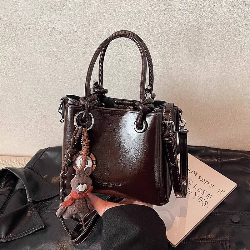 复古小包包女秋冬百搭2025新款休闲斜挎包女士爆款单肩手提水桶包,箱包皮具/热销女包/男包,小方包,淘宝优惠券,粉丝福利购,淘宝优惠卷