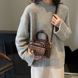 天彩翼飞手提格子包包女2025新款复古保龄球包百搭单肩斜挎小方包