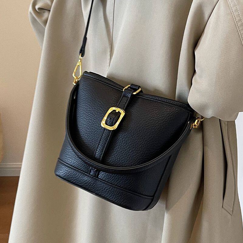 冬天秋季包包爆款中型包包上班通勤斜挎包妈妈外出in包包女士新款