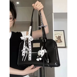 高级感三用双肩包包女小众设计感单肩斜挎包通勤百搭大容量托特包