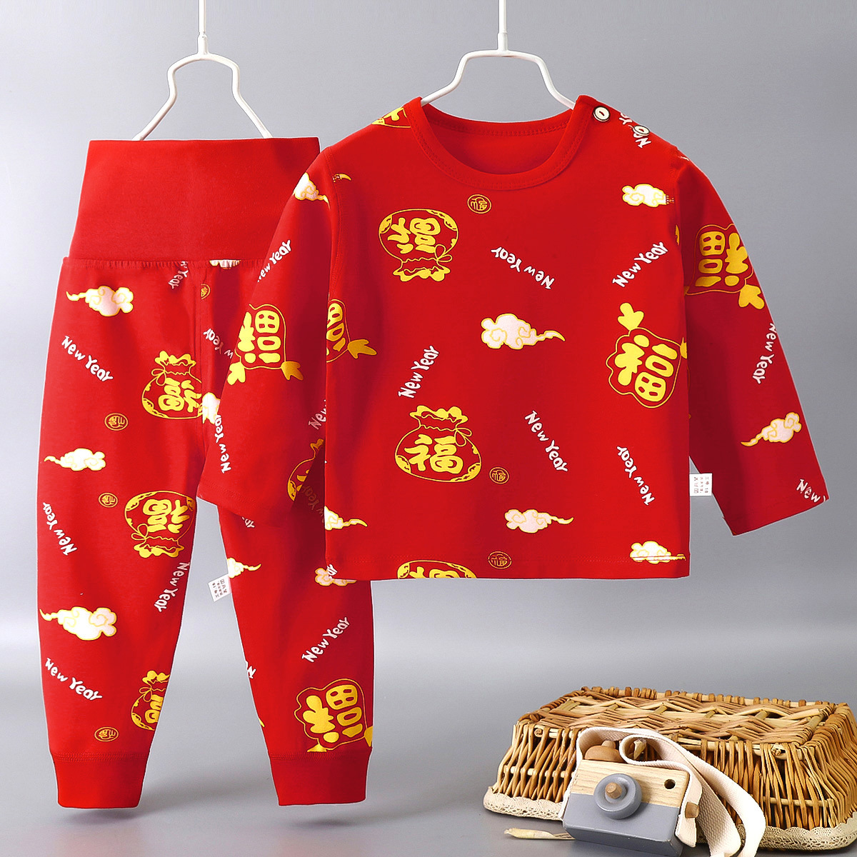 婴儿过年喜庆衣服无骨分体套装红色纯棉打底宝宝秋衣秋裤新年拜年