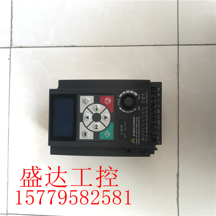 海浦蒙特变频器三相 HD09-4T2P2G 2.2KW 380V成色漂亮九成新-封面