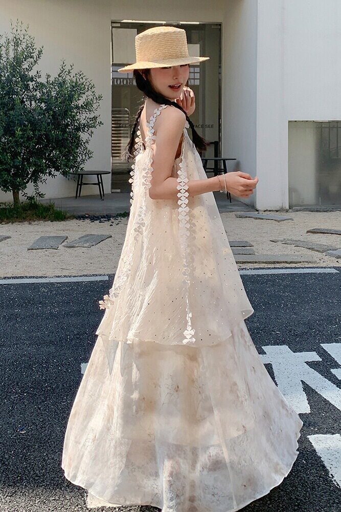 甜美少女风超仙吊带连衣裙女夏2025新款小香风独特超好看米色长裙,女装连衣裙,浙宝211