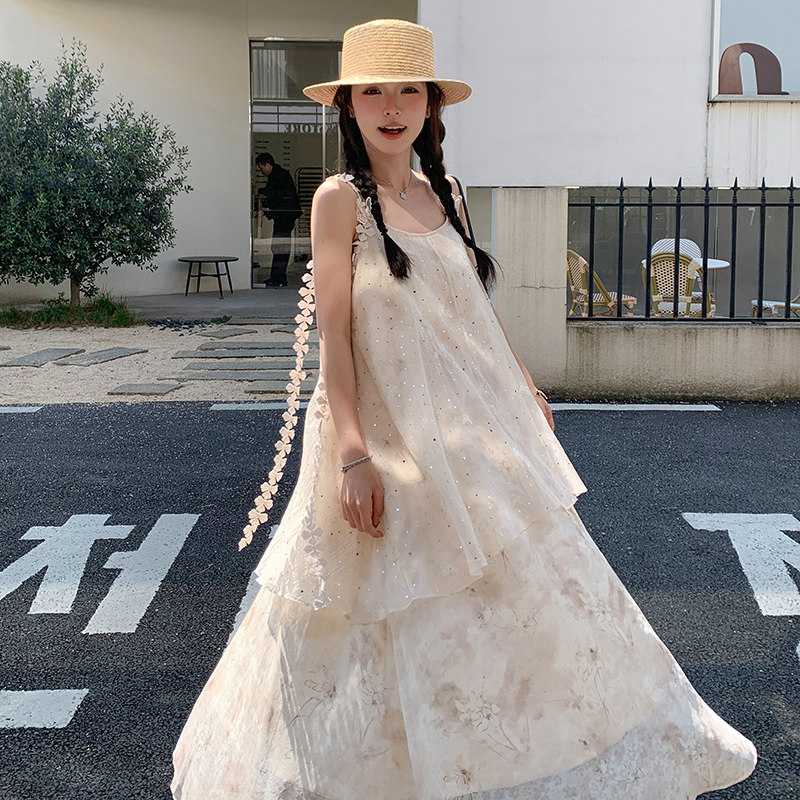 甜美少女风超仙吊带连衣裙女夏2025新款小香风独特超好看米色长裙,女装连衣裙,浙宝211