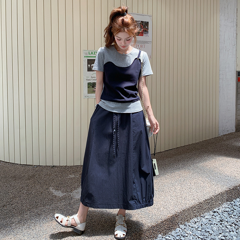 藏青色运动休闲两件套女夏季2025年新款韩系假两件T恤半身裙套装,女装套装/套裙,浙宝211