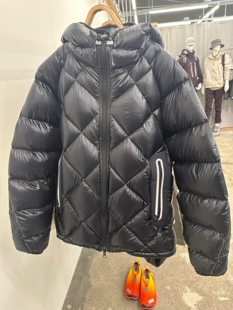 Alex日代 And Wander diamond stitch down hoodie 户外羽绒服