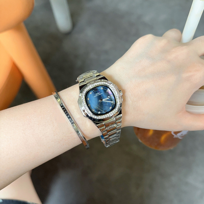 IBSO新款贝母表盘文艺小众女表钢带方形气质百搭镶钻简约轻奢