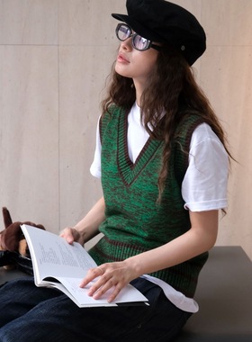 肆·秋季日系时髦复古绿色V领针织马甲莫代尔亲肤显瘦休闲上衣女