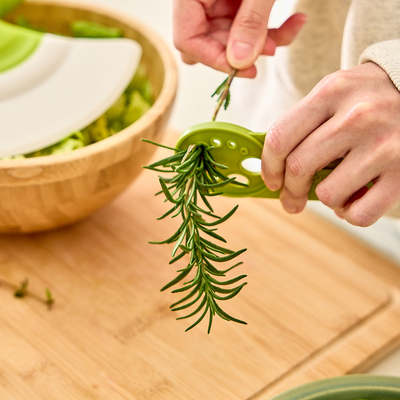 美国 Prepara 二合一香草去梗器薄荷迷迭香取叶神器去叶塑料切刀