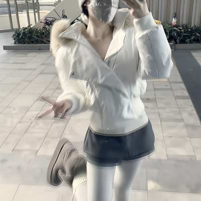 白色90白鸭绒连帽大毛领羽绒服