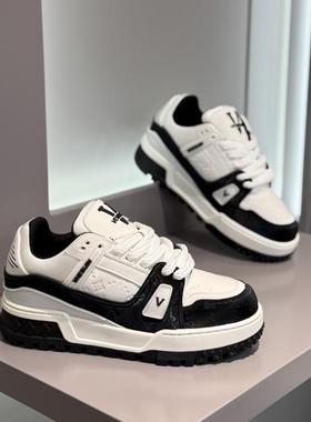 轻奢高端男鞋2025新款小白鞋厚底增高板鞋明星同款百搭胖丁面包鞋