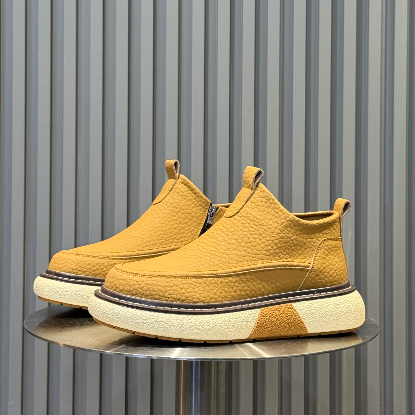 男鞋2025新款真皮高帮鞋