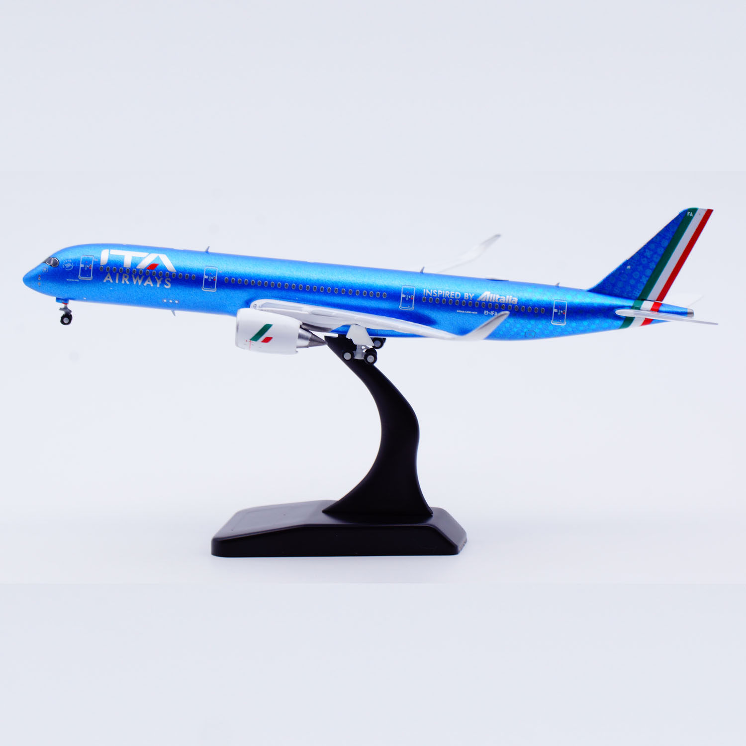 JC Wings 1:400 意大利航空 A350-900XWB EI-IFA 合金 飞机模型