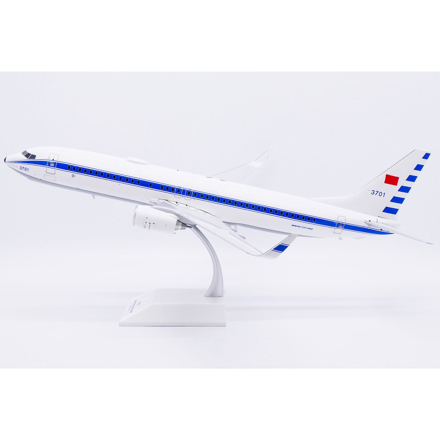 JCwings 1/200 台湾空军 波音B737-800 注册号3701 合金飞机模型