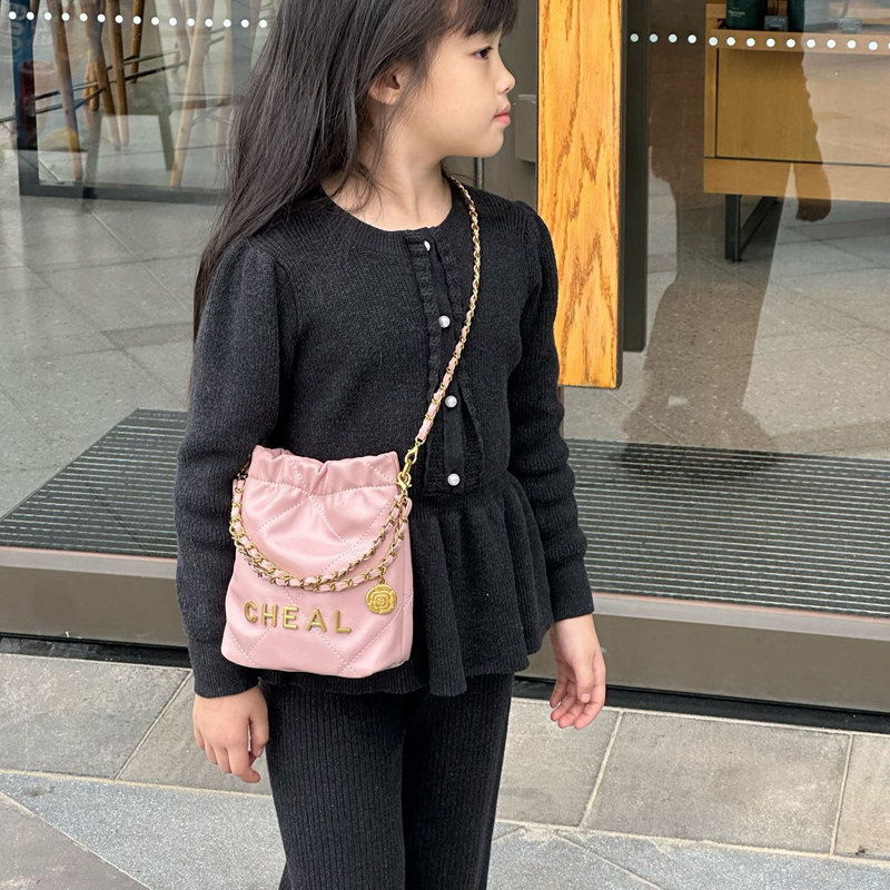 儿童包包小香风女童斜挎包网红新款手提垃圾袋公主洋气链条单肩包