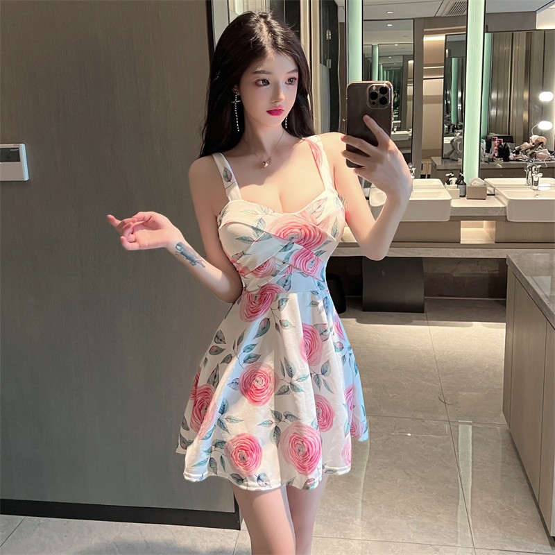 小清新碎花连衣裙女夏2023夜店新款韩版修身显瘦收腰性感吊带裙潮