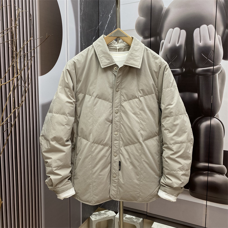 2025冬季新款翻领轻薄羽绒服