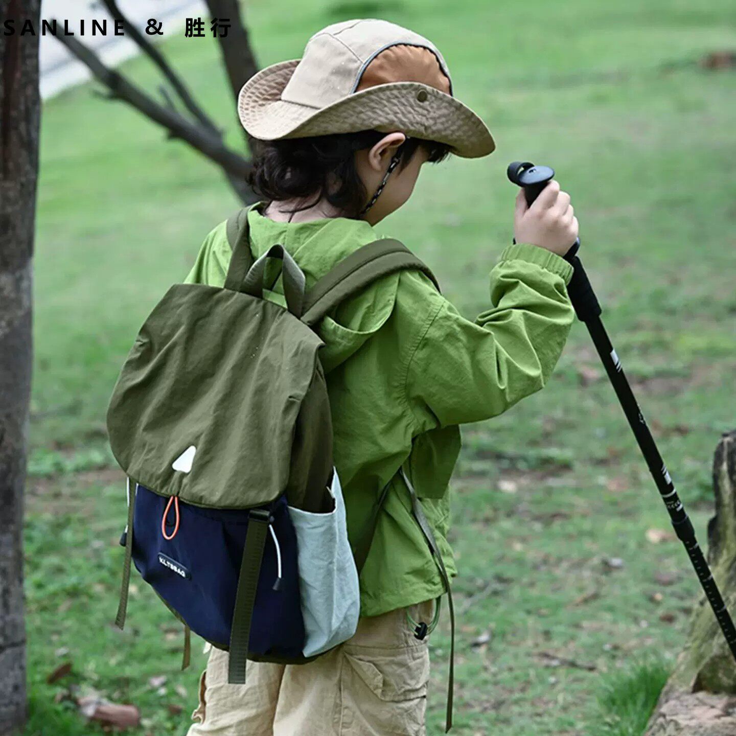 儿童超轻双肩包潮酷男女童山系背包小学生男孩外出研学旅行小书包