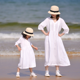 夏白色V领宽松海边拍照度假连衣裙母女装 140课 小乐往原创亲子装