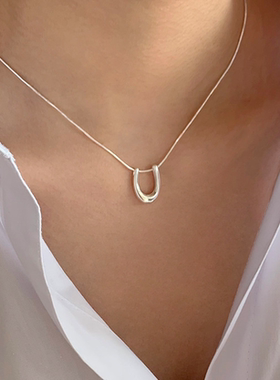 s925纯银光面素银U形马蹄项链女生小众轻奢几何字母U吊坠锁骨链女