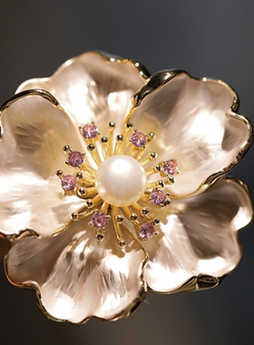 高档轻奢锆石珍珠牡丹花朵胸针女生气质紫色镶钻山茶花瓣胸花别针
