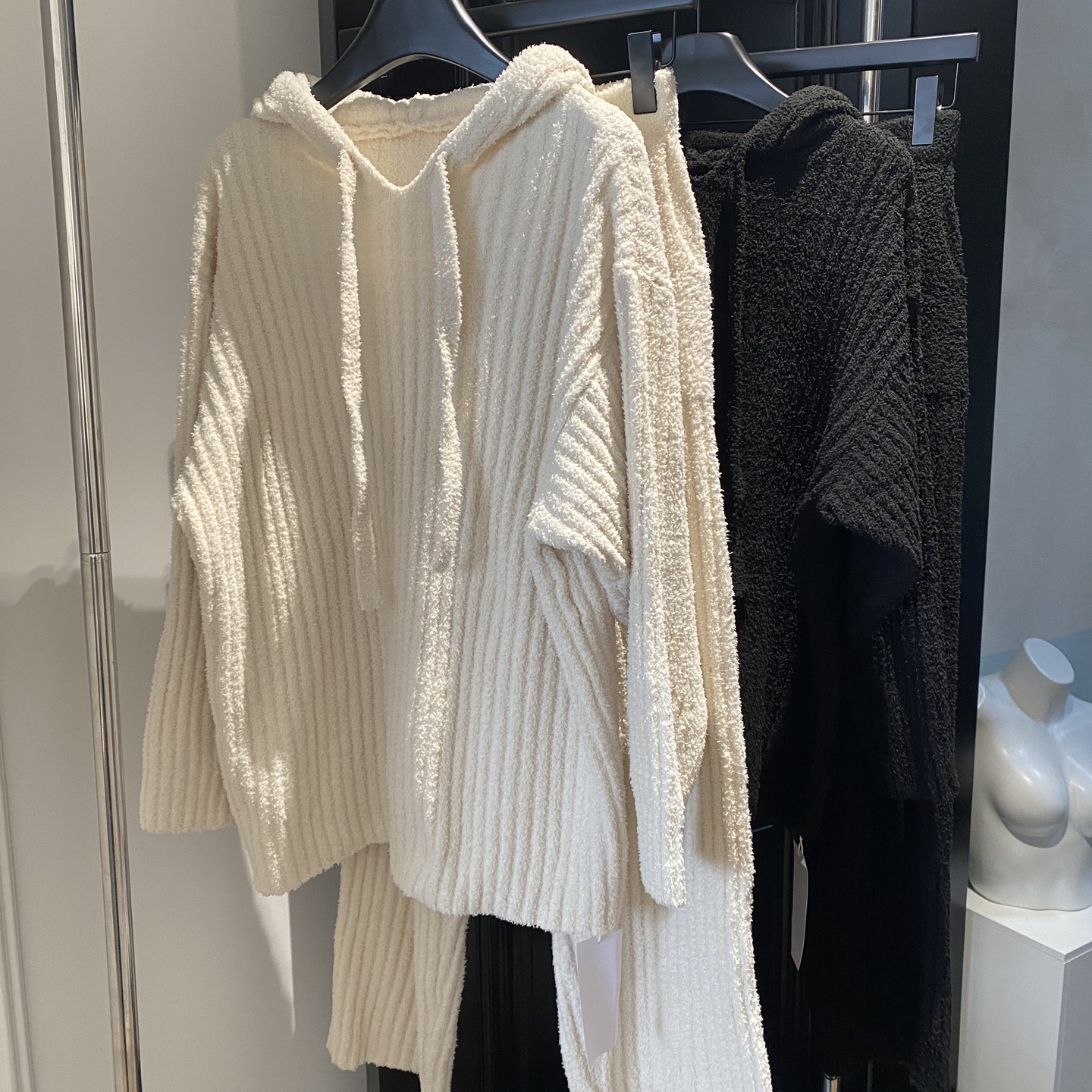 【米粒】松驰感连帽家居服女士秋冬坑条绒可外穿睡衣时尚惬意套装