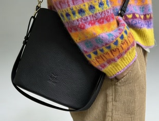 李喜猫原创设计头层牛皮复古水桶包女2026新款时尚百搭单肩斜挎包