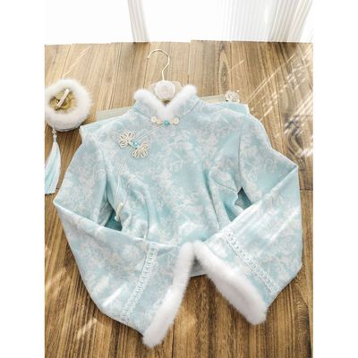 蓝色素雅新中式毛绒领旗袍女2025冬新款改良加绒保暖年轻款连衣裙