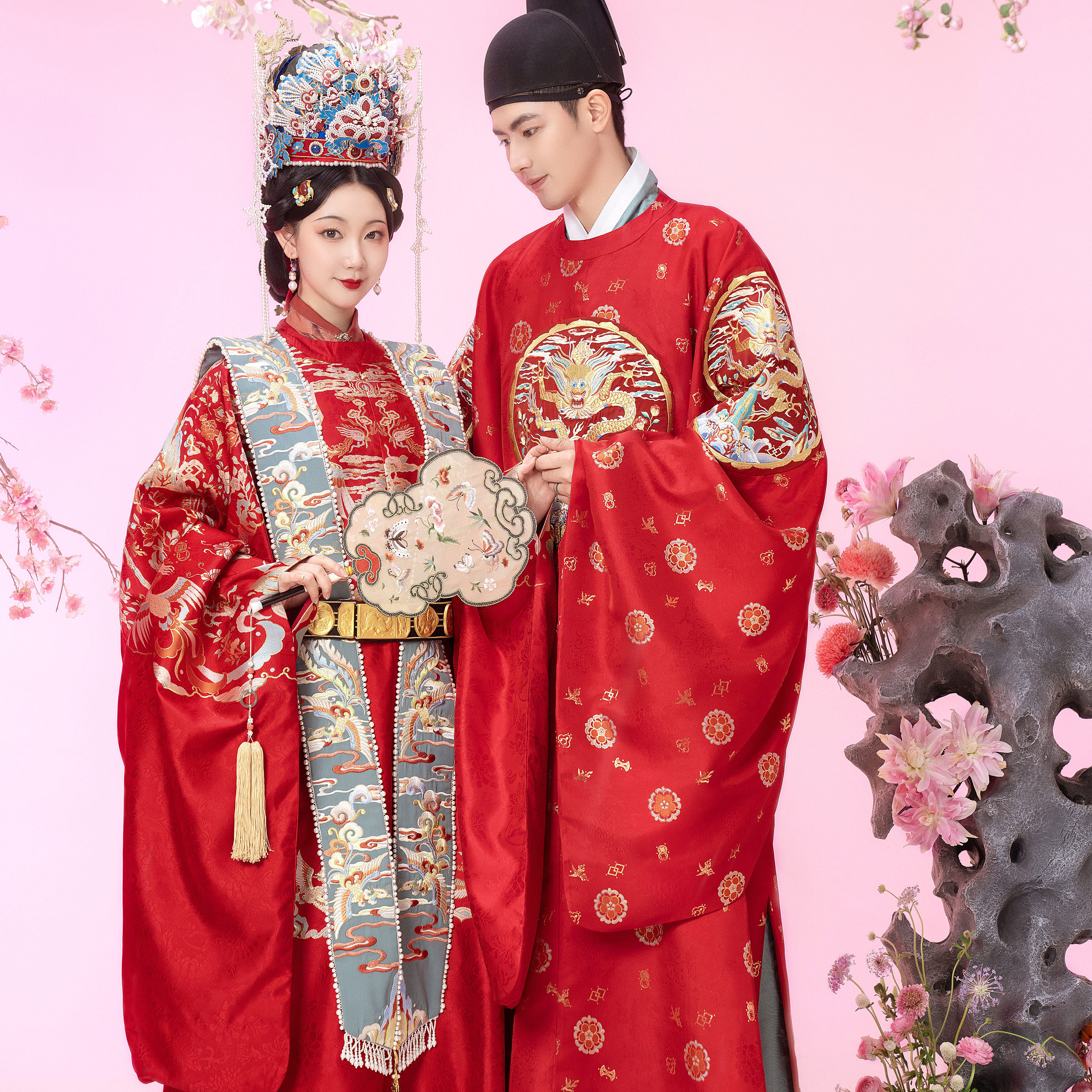 限时折扣，秋冬男女妆花婚服图片