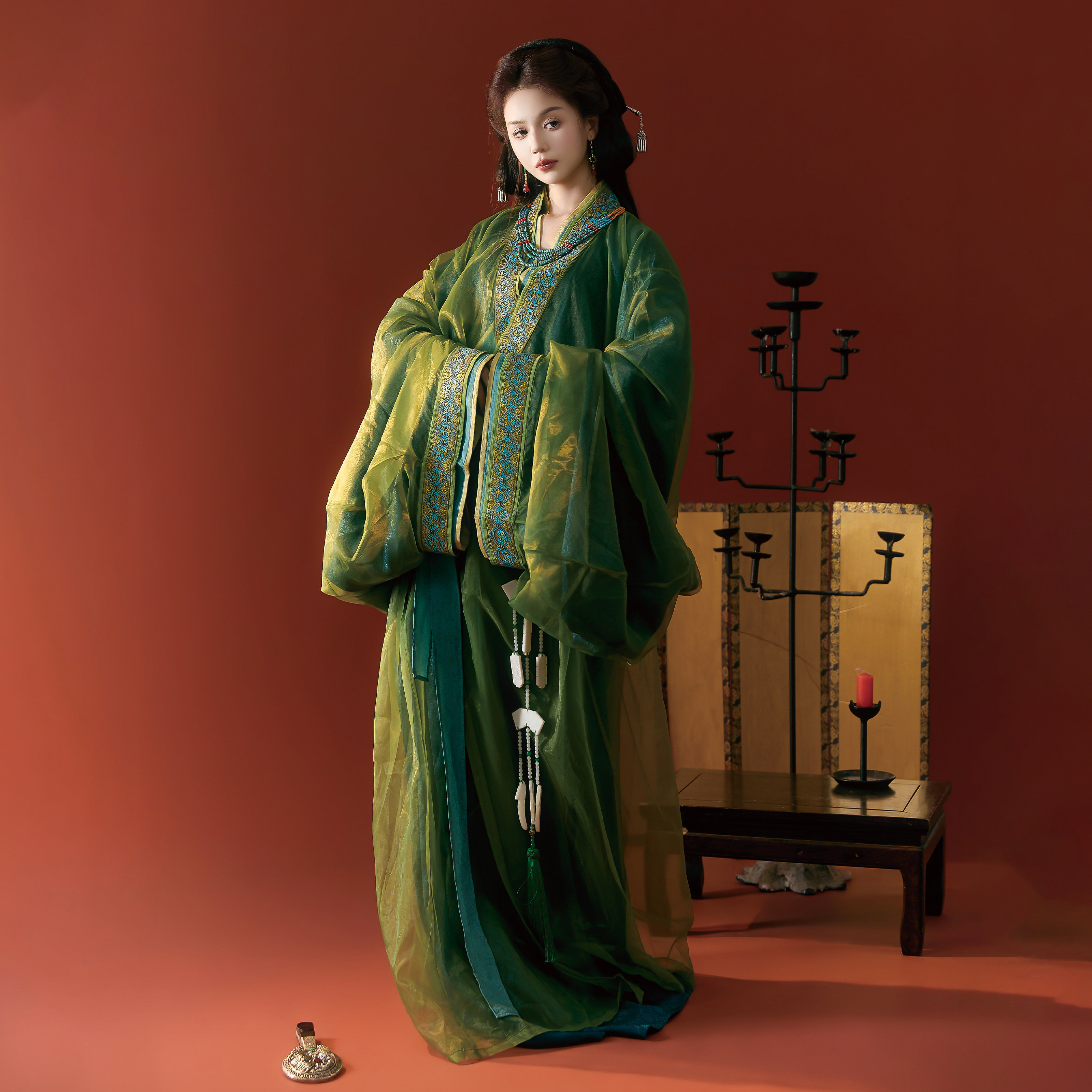 花朝记｜青狐｜汉服战国袍直裾袍马山楚墓提花绿色旅游拍照传统风 - 实物图