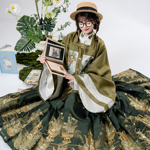 明对襟袄织金妆花马面裙日常汉服