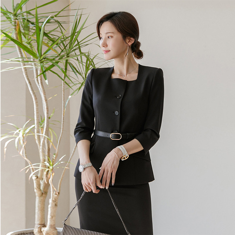 BEAUTICIAN HOTEL FRONT DESK BEAUTY SALON JEWELRY STORE  S DEPARTMENT WORK CLOTHES PROFESSIONAL SUITS WOMENS SUITS OVERALLS