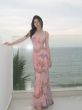 气质性感仙鹤印花吊带连衣裙女带胸垫修身显瘦包臀鱼尾碎花长裙