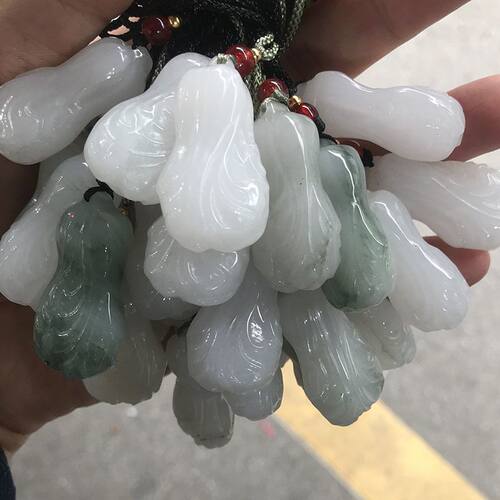 天山翠白菜吊坠天然玉石立体雕刻花生挂件男女款遇百财玉坠项链