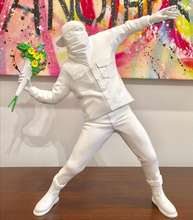 Banksy Medicom 扔花男孩 扔花者 白色潮流玩具艺术雕塑摆件ins