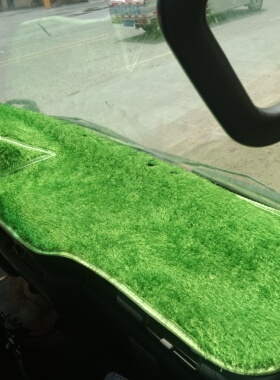 五十铃救援车仪表台防滑垫工作台避光垫绿色草坪