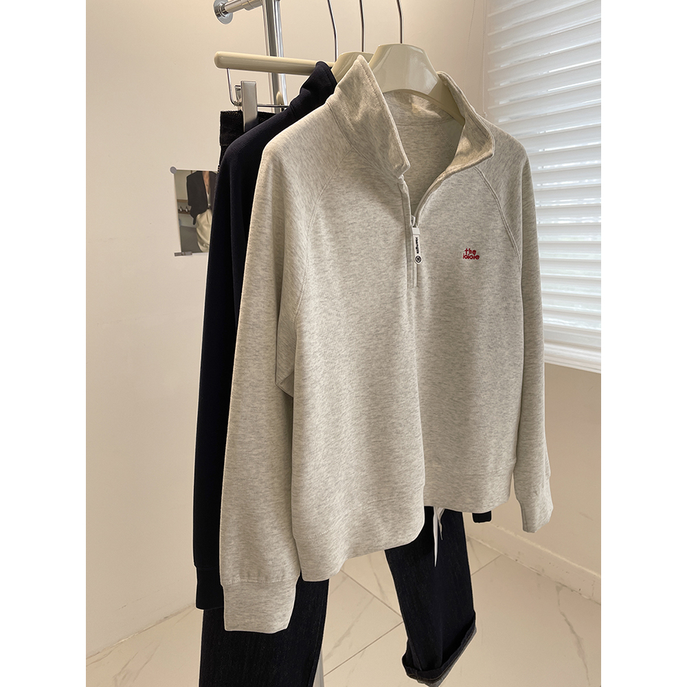 韩系半拉链翻领刺绣卫衣