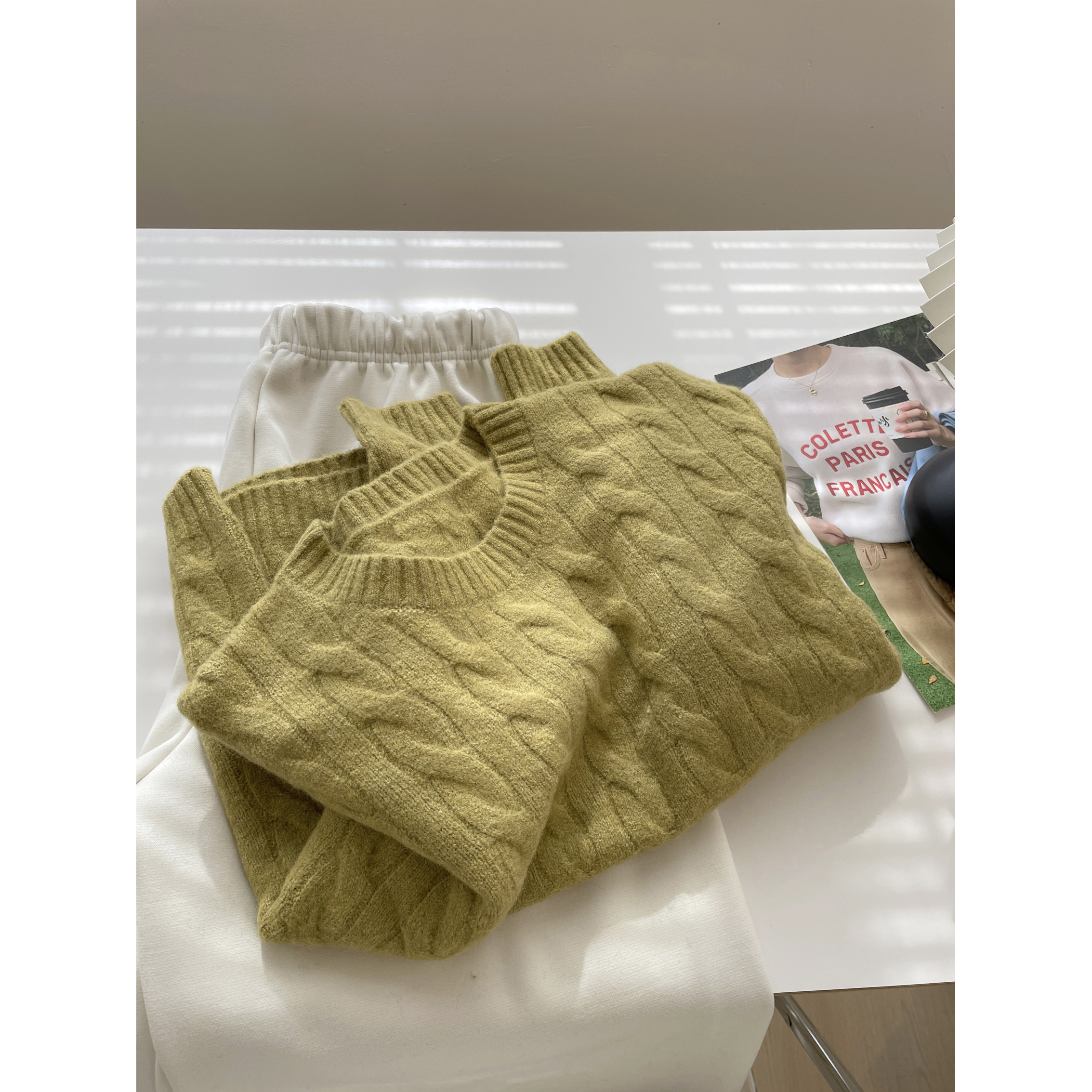 显白~芥黄复古麻花纹套头毛衣女！慵懒宽松含羊毛圆领内搭针织衫