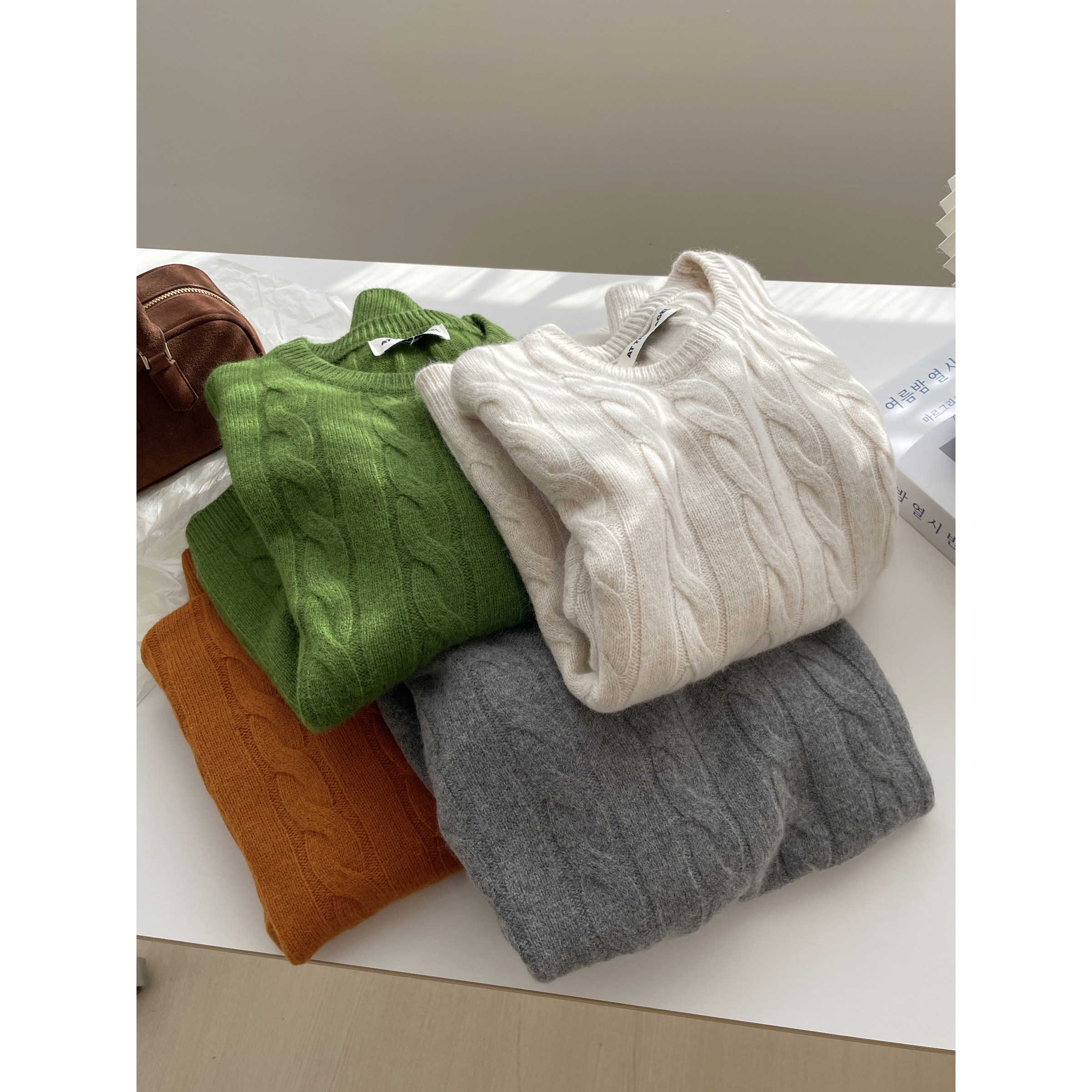 含羊毛~复古麻花纹套头毛衣女!秋冬温柔显白圆领羊驼绒针织衫上衣