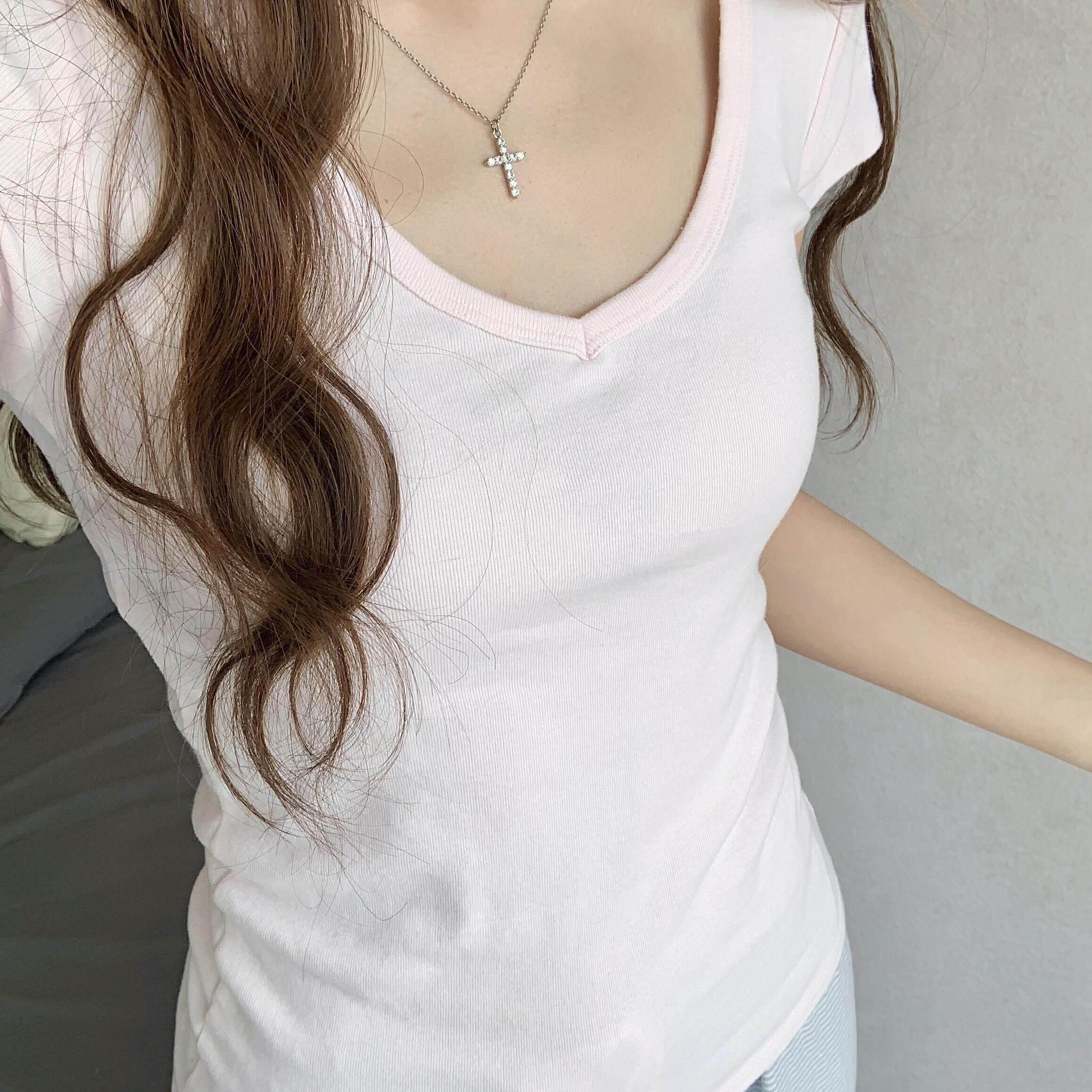bm粉色V领纯棉短款正肩修身独特漂亮短袖上衣女t恤2025新夏